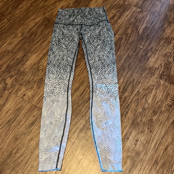 Lululemon Hi Rise Wunder Under - Picture 4 of 9